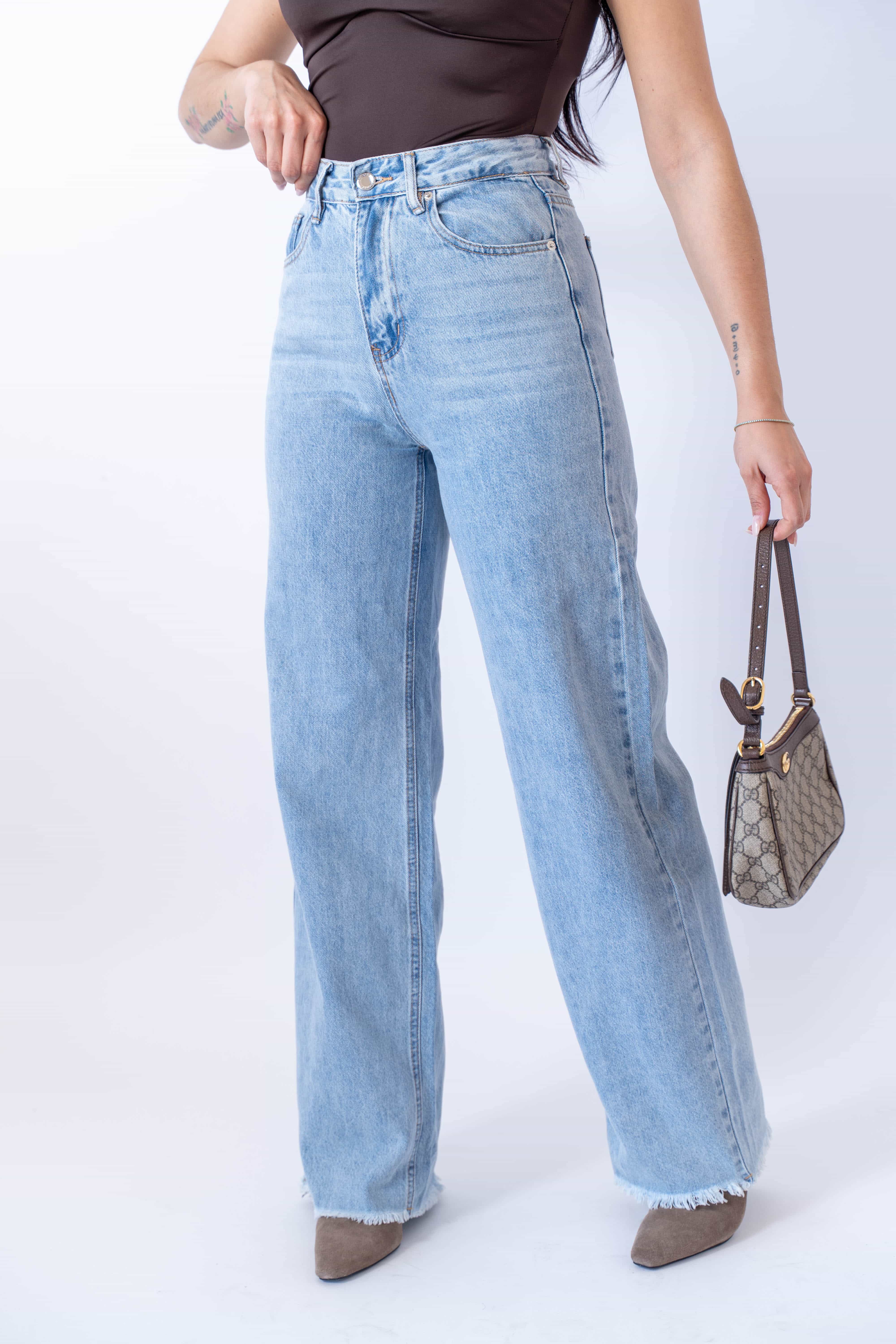 Jeans Denim Chiaro Sfrangiato - Image 2